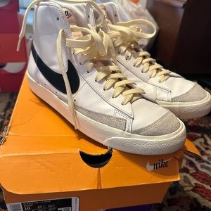 Nike blazers white with black swoosh size 10 men’s